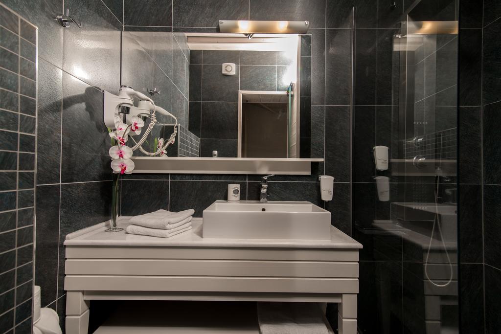 Double Room with Sea View,660462891:JPEG