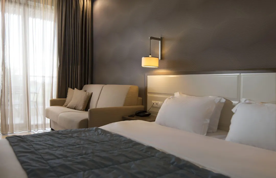 Cosmopolitan Hotel By Ghh-1